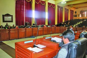 Asamblea mantiene a José Luis Gamarra y hay críticas