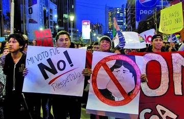 Defensores del No se movilizan hoy en defensa de la democracia