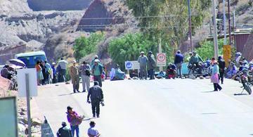 Los dirigentes cívicos lideran la protesta.
