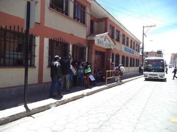 En algunas escuelas, las filas tenían pocos padres de familia.