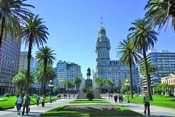 Montevideo recibe el mundial poético