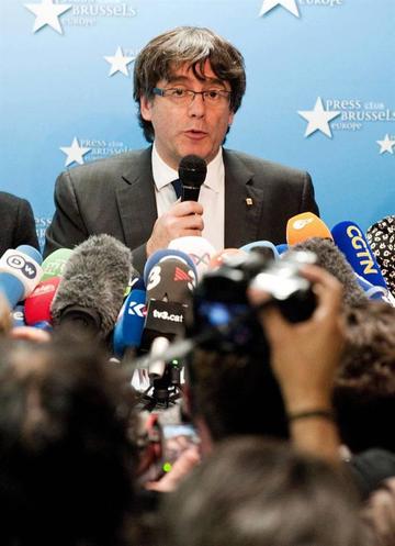 Puigdemont impulsa frente para elecciones regionales catalanas