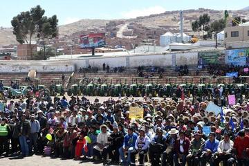 La entrega de tractores del programa del Ministerio de Desarrollo Rural y Tierras.