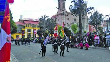 Hace su paso el alumnado de la Unidad Educativa Luis Felipe Manzano.