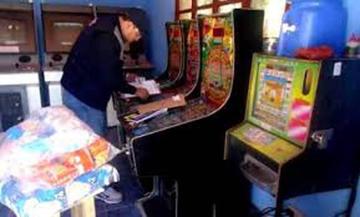 Allanan cinco casas de juego clandestinas 