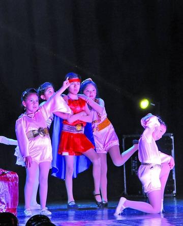 Bailan los cuentos infantiles de Disney