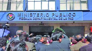 Fiscalía: aún se evalúa el monto sustraído por Pari