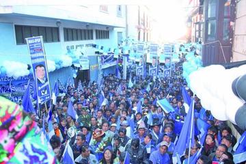 Dos marchas en Potosí por la repostulación y el agua inician la semana
