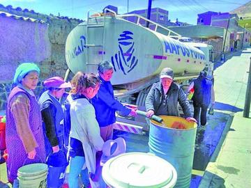 Los habitantes quieren más horas de agua.