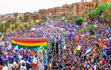 Apuntalan con marcha en Potosí  la repostulación de Evo Morales