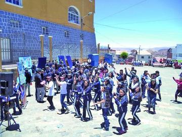 Capacitan a estudiantes en prevención de violencia