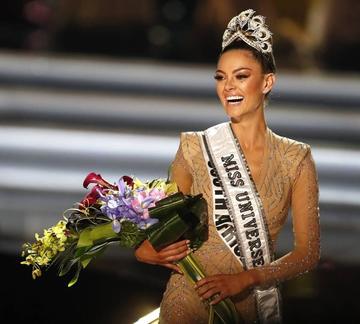La bella que se lleva la corona es Demi-Leigh Nel-Peters y tiene 22 años.