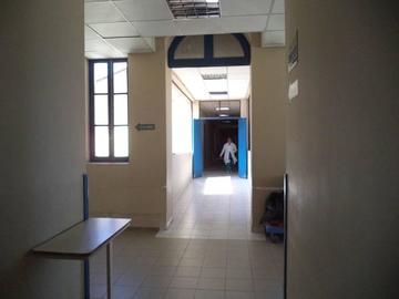 La mujer continúa internada en el hospital.
