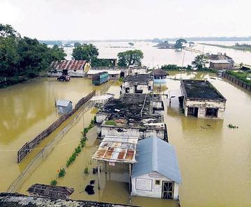 Avalanchas dejan 11 muertos en la isla Java de Indonesia