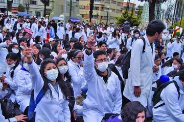 El sector también observa el artículo 205 que penaliza la mala práctica médica.