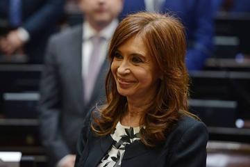 La exmandataria juró el miércoles 29 como senadora de su país.
