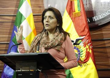 Gobierno dice que derecha se quitó la máscara