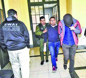 Novia de Pari entraba al Banco y no reportan