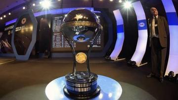 El trofeo del certamen internacional.