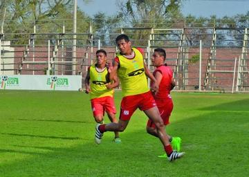 Petrolero sufre la baja de sus dos zagueros centrales
