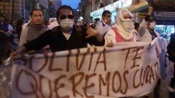 Se vivieron momentos de tensión en el centro paceño mientras el Gobierno presentaba la nueva norma.