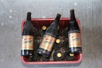Cervecería niega la venta de producto con fecha expirada