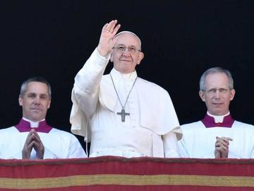 Saludo al público al final del discurso.