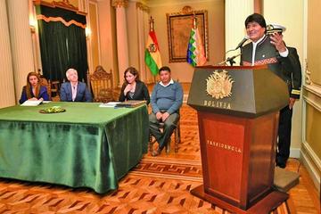 Evo anticipa encuentro nacional para cambiar el sistema de salud