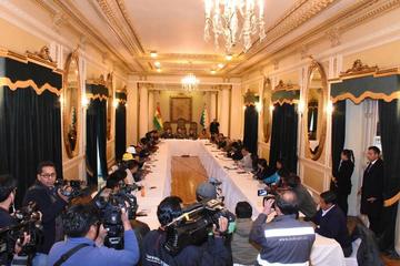 Los principales dirigentes de organizaciones afines al MAS se reunieron ayer con el Gobierno.