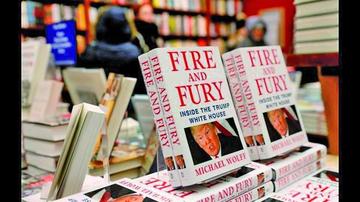 Sale el libro sobre Donald Trump