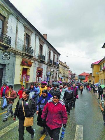 Trabajadores anuncian que acatarán el paro de la COB