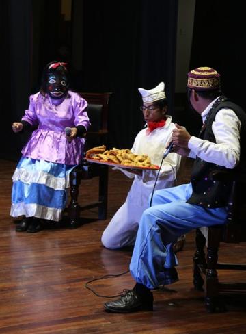 El momento del chocolateo y buñueleo.