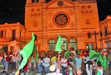 La población se moviliza en Trinidad y busca un paro cívico