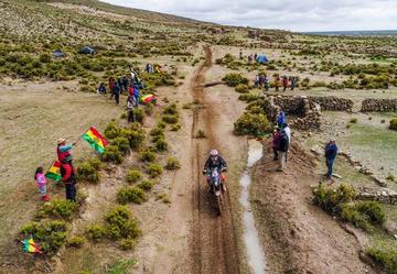 La afición boliviana brinda todo su apoyo a los participantes.