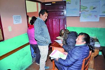 En el caso de las escuelas de alta demanda solo deben confirmar su registro.