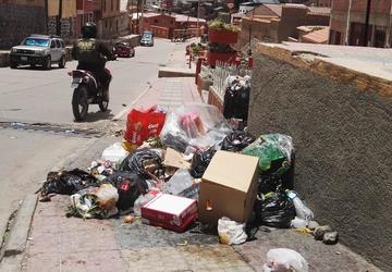 Algunas calles se convierten en basureros