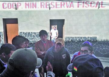 Los mineros cerraron las puertas de su infraestructura.