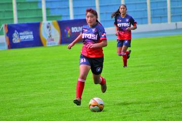 Leny Mendoza, Zulma Téllez, Zelmy Quispe, Celina Contreras y Rosby López fueron las autoras de la goleada.