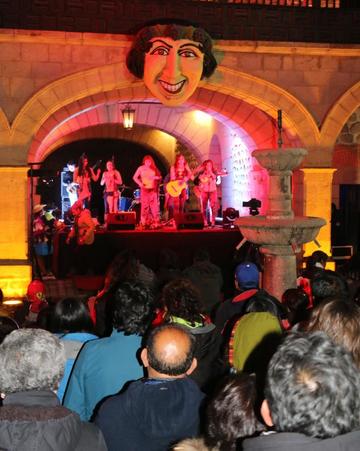 El público asistió al recital en gran número.