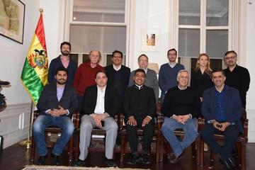 El equipo jurídico nacional e internacional revisa los alegatos para la etapa programada que iniciará el 19 de marzo y s