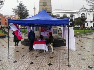 La recolección de firmas es un requisito para buscar el revocatorio de una autoridad electa.