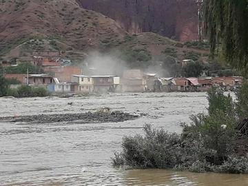 Las casas de todo este sector fueron tumbadas por el río.