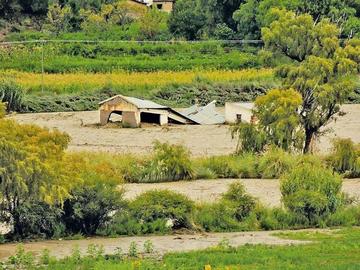 El agua desplomó las casas.