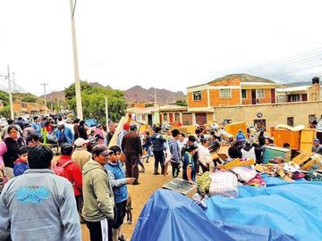 Muchas familias quedaron en la calle.