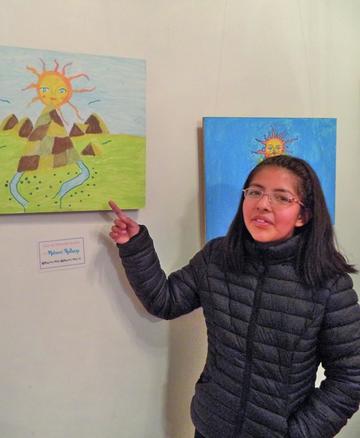 Los niños exponen sus trabajos de taller de arte