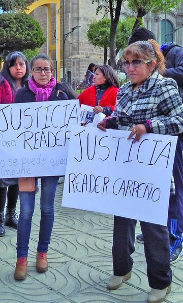 Familiares y compañeros piden justicia por la muerte