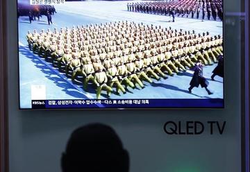 Corea del Norte exhibe poderío militar antes a juegos de la paz