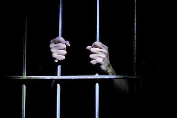 Encarcelan a un hombre acusado del feminicidio de una anciana