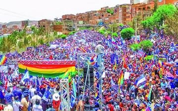 Oficialismo y oposición se movilizan por el 21F en marchas paralelas