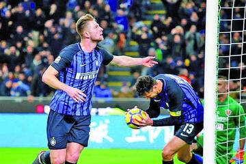 Inter sufre para ganar al colista Benevento